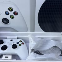 شباب اكس بوكس سيريس اس اصدار 2023  بعدة جديد نضافة 95%  ذاكرة 500gb ال...