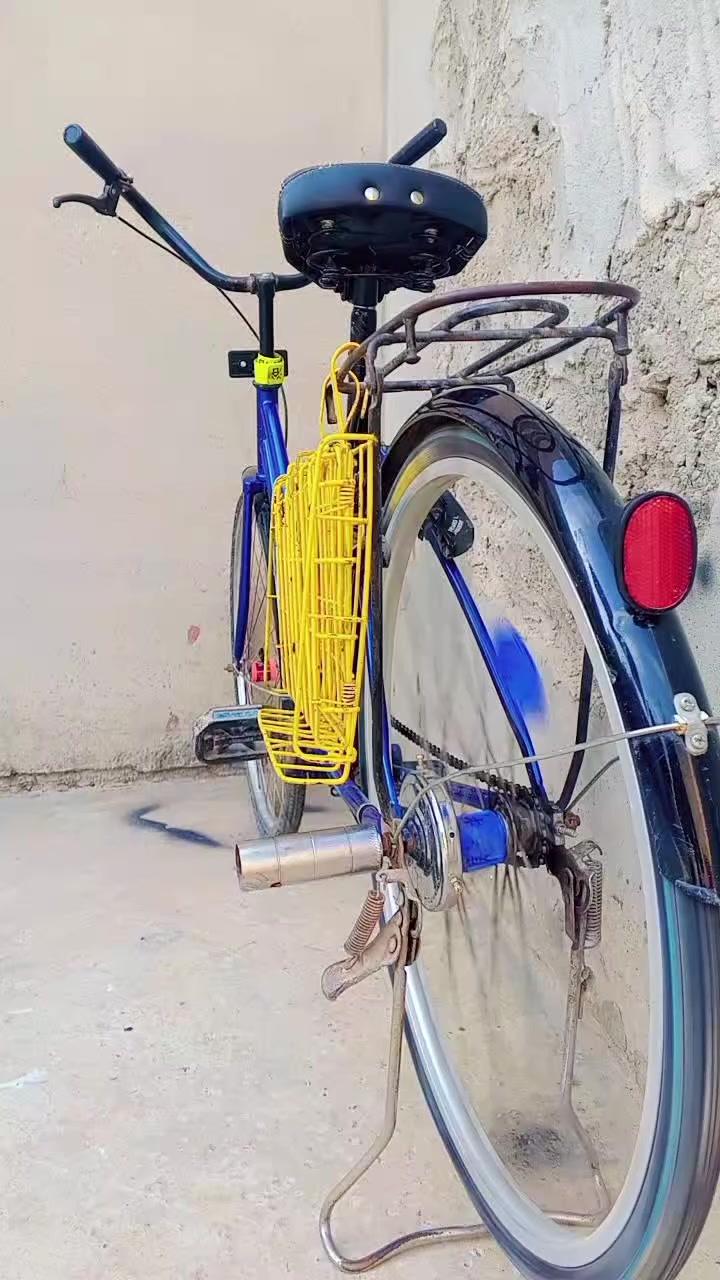 السلام عليكم شلونهم الولد 👋🏻👉🏻
عمي الحلال للبيع 🫸👉🏻
فول واحد عَ واحد ☝️ 
نضافه 100/100شوفت عينك 👍✅
نضيف حلو 🫸🏻✅
بنز 90 صفاره〽️⚠️
لون ازرك مميز 💙👍🏻
ياباني اصلي 🇯🇵👍🏻
ويالا موس🔪🚸
تايرات جدد 👍🏽✅
هاذه رقمي ***********👍🏾 ✅
