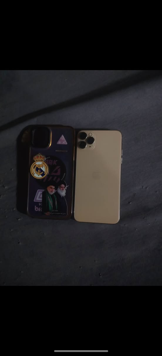 إيفون 11 pro max
ذاكرة 256 البطارية 75 نموذج  M اللون ذهبي 
الموبايل نضيف ما داخل تصليح و ما مبدل بي شي 
النضافة 99% السعر 475 
واتساب ***********
