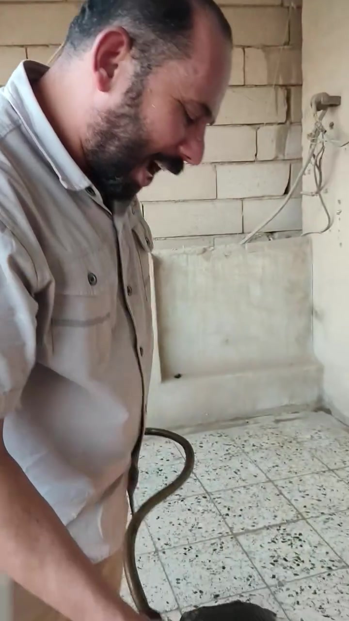شكراً لله يوم الأربعاء المصادف 
/2026/5/20/م
وفقني الله للجمع بين آداء الامتحان الفاينل صباحاً وبين عمل الايزوگام مساءاً 
وهذا من فضل الله ومنه وببركة مولاي الحسين عليه السلام 
تعلن شركة الطائي للايزوگام عن تخفيضات للمساحات الكبيرة وعن عمل بضمان أكثر من 15 عام بقوة الله تعالى 
وعلى هذا كلامنا دليل مئات المواقع التي نفذتها ومر عليها عشرة أعوام والى الآن كما هي 
والي يريد ادزله قائمة وارقام الزبائن أو يشرفني واخليه يشوف بعينه عملي منذ عام 2016 إلى عام 2026 
للحجز الاتصال بالارقام التاليه 
***********=
***********
بإدارة أخوكم الشاعر الحاج ناصر الطائي / ناصر الطائي / الشاعر الحسيني ناصر الطائي 
ابو مصطفى 
أسألكم الدعاء
