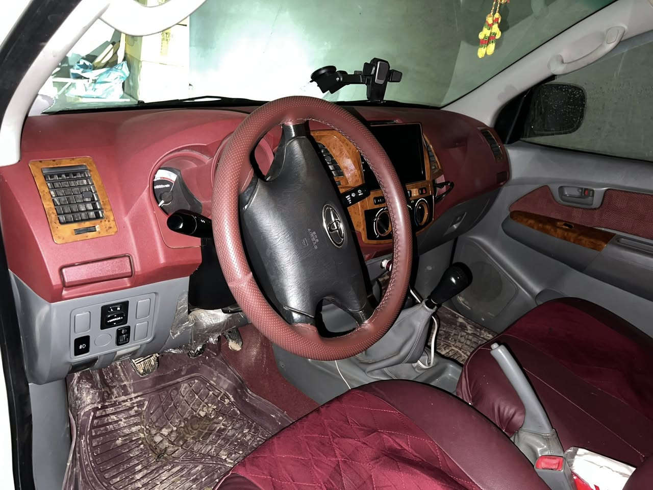 سلاوى خواتان ليبيت
تويوتا مه رزيه مؤديل 2008 ي سعودي ده ره جه يه ك 

بتل و لايت كاره باي و بؤنيت گلؤب سوكان چوار په ره 

سه ياره كه قرچيكى بچوكى هه يه چاملغيكى گؤراوه به  بيلاد  

گيرو مه كينه و عه كسل به شه رت 

 هه ر چوار تايه ى لؤكى بؤبه ستراوه مانگيكه 

ويل كرؤمه  

شاشه ئايپاته و ناو فؤرميكايه 

تاقم پيشى تازه داگيراوه   

سه ياره كه ماشاالله زؤر جايزه و مالي دؤسته 

سه نه وى تاكوو 2028 تازه يه   

سعرى 165 گلاو معامه له 

له چه مچه ماله 

***********
