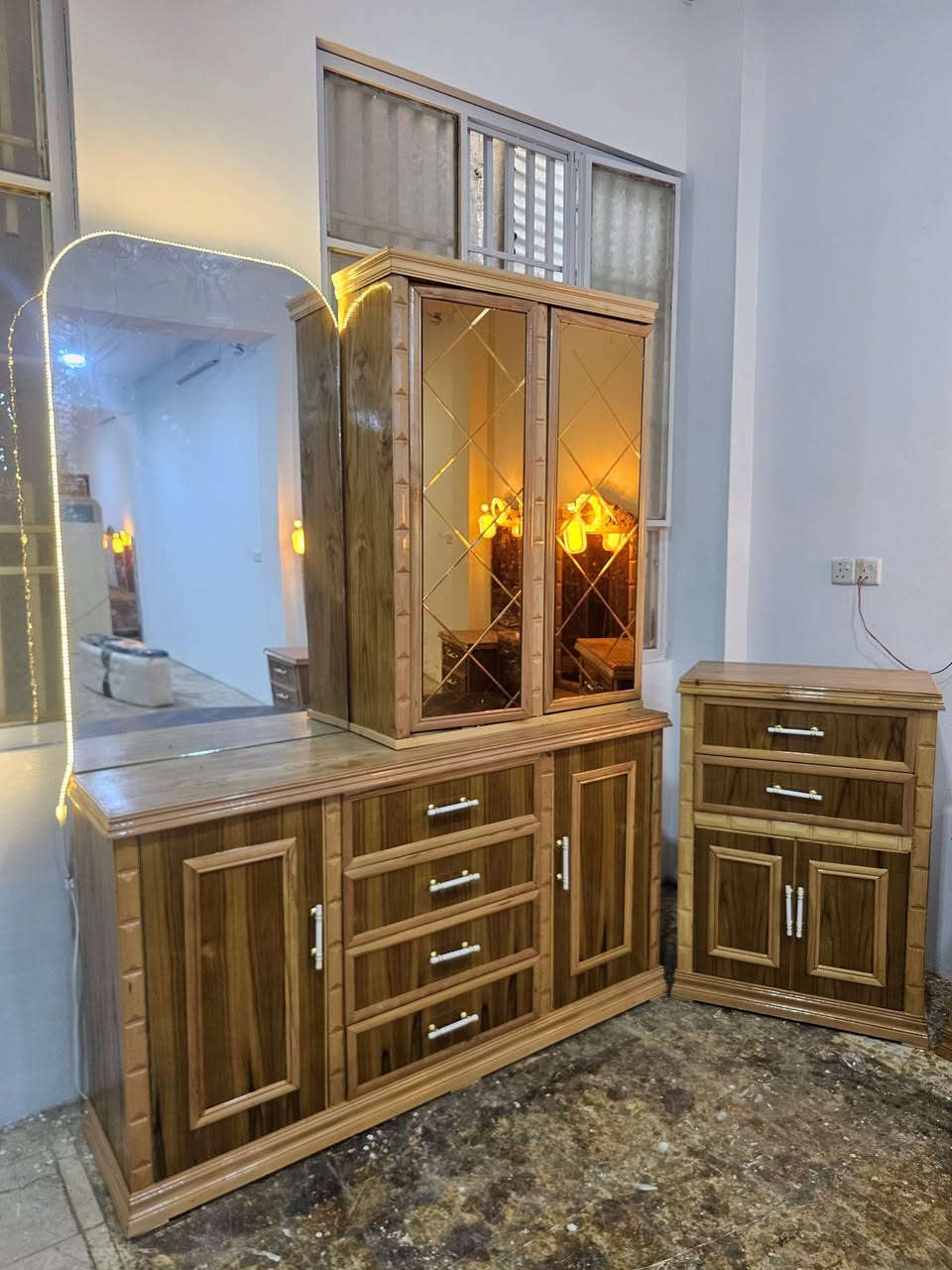 غرفة خمس ابواب ملحق 
فصال تركي شغل عراقي 🇮🇶 
صبغ حراري دوشمة حسب الطلب 📢 
مساطر زان مع جزامة هدية🎁 
يوجد توصيل جميع المحافظات 
يتوفر البيع بل قسط مدني عسكري موضفين #بالتقسيط_بالتقسيط
للاستفسار الاتصال على الرقم
#غرف نوم بل تقسيط
***********
***********/***********
