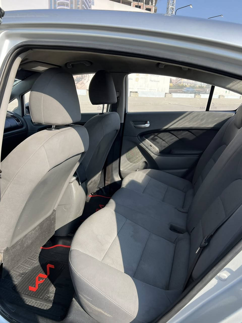 السلام عليكم. 
سيراتو خليجي 
موديل 2017 
ماشيه / 120 
مكينه 1600 دوش المرغوبه 
مكفوله / محرك + كير + تبريد 
رقم مميز
بيه شبر باب عكس السايق 
مكاني الغزاليه 

***********
125 وبيه مجال
