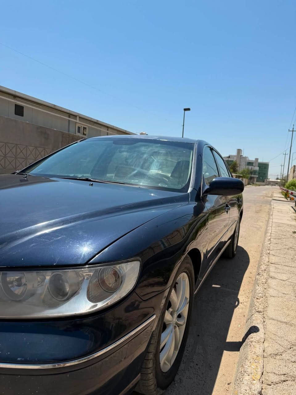 للبيع هيونداي أزيرا Limited موديل 2007

🔹 وارد أمريكي (حادث سابق بالجاملغ الأيسر)
🔹 اللون: نيلي
🔹 محرك 3800 V6
🔹 گير أوتوماتيك 5 سرعات مع تعشيق يدوي (Shiftronic)

المواصفات:
• فئة Limited
• كشنات جلد كهربائية مع تدفئة للمقاعد الأمامية
• فتحة سقف كهربائية
• شاشة iPad
• كاميرا خلفية
• نظام صوت Infinity مع مضخم صوت (Subwoofer)
• مثبت سرعة
• تحكم بالستيرن
• تبريد قطعتين
• مرايا كهربائية
• نظام ABS
• جميع الكهربائيات مكفولة

ملاحظات:
• السيارة مصبوغة حزام.
• المحرك بيه خانة واكفة.
• تخم تايرات بحالة جيدة.

سعر خاص

📞 للاستفسار:
***********
***********

