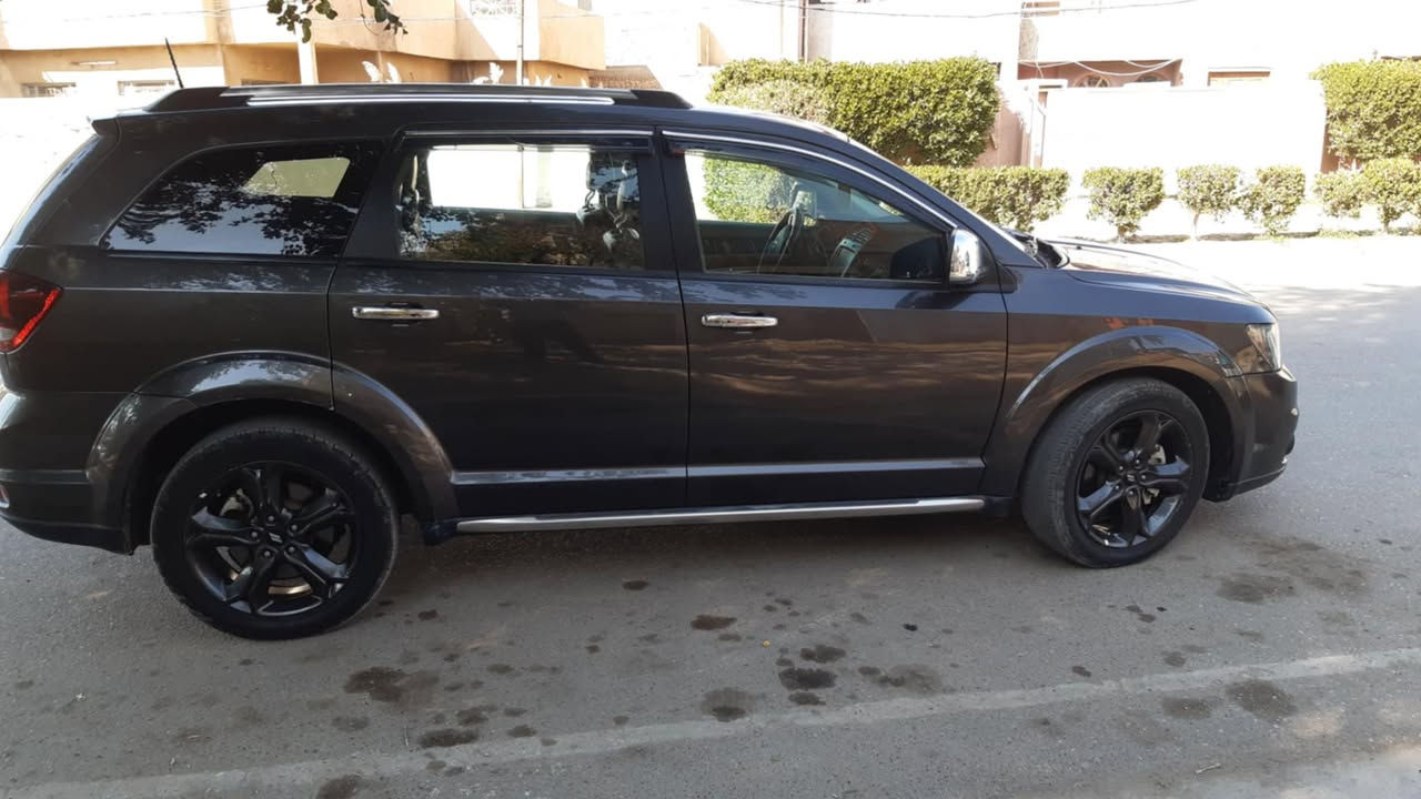 جورني كروس رود معروفه المواصفات موديل 18جلد وكاميرا وحساسات سته سلندر سبعه راكب ماشيه قليل 55 ميل مكانها بغداد رقم اربيل الجديد نافذه السنويه 2030 باسمي حادث بلا ايرباگ بسيط السعر 160 والسوگ كلشي بي وحسب النظافه سياره ترتاح منها  ورقمي 
*********** بي واتساب
