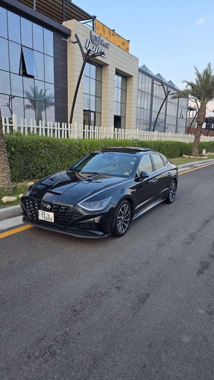سلام عليكم
سوناتا موديل ٢٠٢١ فول للاخير لمتد
فول مواصفات اعلى فئه
مواصفاتها :
1 .نظام رؤية محيطية 360 مكون من 4 كاميرات .
2.نظام كاميرات تعمل مع الاشارة تضهر شاشة عداد السرعه 
3.نظام نقط عمياء و تنبية 
4.نضام توقف تلقائي عند الرجوع
5.شحن هاتف لاسلكي
6.نظام المفتاح الذكي ( السياره تتقدم و ترجع بالسويج ) والتشغيل عن بعد
7.نظام اوتو بارك ( السياره تطبگ وحدها ) 
8.شاشة كبيرة قياس 10.3 لمس وشاشة العداد 12.3 انش
9.نظام قيادة شبه ذاتية
10.داتا شو يعرض على الجامة الامامية السرعة وجميع الرادارات 
11.نظام تفادي الاصطدامات الأمامية من خلال رصد المشاة .
12.نظام الخروج الآمن عند فتح أبواب السيارة من ترصد 
13.نظام المحافظة على المسار مع توجيه اوتوماتيكي حتى سرعة 145 كم/س .
14.بصمه تشغيل و ابواب 
15.مقاعد امامية تدفاء و تبريد و خزن ميموري
16.مقاعد اماميه كهرباء
17.حساسات امامية وخلفية 
18.نظام ازالة الضباب و المطر تلقائي عن الزجاج الامامي
19.بانوراما 
‏ 20.LED اضاءة داخليه +اضاءة خارجية زنونLED 
21.تبريد قطعتين امامي خلفي 
22. السماعات (12 سماعة) Bose
23. دبل جام 
24.صبغ فقط بنيد بدون دواخل ابد وبيها بلهلال يم قبغ البانزين فقط
“وبعد بيهه اهواي مواصفات ما ذاكرهه
السعر ١٥٩ ومجال كلش بسيط
مكاني بغداد الدوره 
***********
