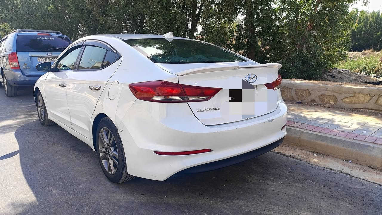 سلام عليكم
النتر2017 للبيع وارد امريكي
رقم اربيل 
مواصفات فول عدا الكشنات مو جلد 
تحكمات استيرن مثبت سرعه
3 انظمه قياده 
ماشيه 184 دوشمه فرو كاعيه جلد 
الضرر باب السائق عابر النرماده والدوسه 
ليب واحد عده باب السائق مبدل 
بيهه مكانات كافع الصبغ 
بيهه راجز الحر وبيه الحداديه موزينه 
السعر 105 
***********
