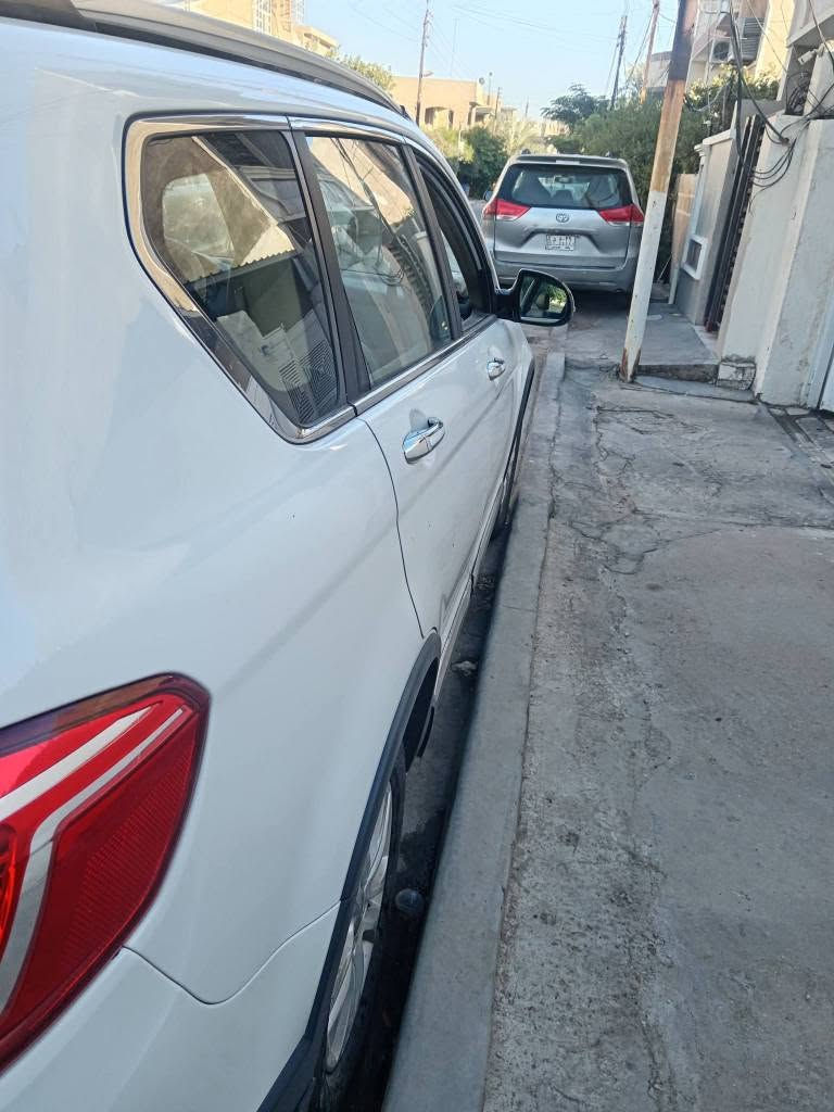 مراروس مراوس هافال H6 موديل 16 فتحه بانزين وغاز سعر 85 ماشيه 278 الف كم حقيقي قابله للزياده بس بيها دحجه ستوته يم اللايت الايمن وبعض الشخوط رقم بغداد دولي سنويه 28 خمسه راكب تبريد تدفئه كشنات نظام ايكو بلوتوث ثلاث كامرات اثنان جانبيه وواحده خلفيه دواره
شاشه اندريود كبيره  وحساسات اماميه وخلفيه تحكم ستيرن جهتين مثبت سرعه الكشنات مري شفط واشاره ومضخم صوت ودمام بلادي الارضيه جلد بلاجكتورات اماميه وخلفيه ولدات ترحيب مرشات ماء لتنظيف اللايتات كشنات كهربائيّة  محرك 4 اسلندر يجي مسيبوشي بلادي كير اوتو وعادي مضخم صوت بلادي تخم تاير 70% وباتري جديد
*********** النجف, العراق
