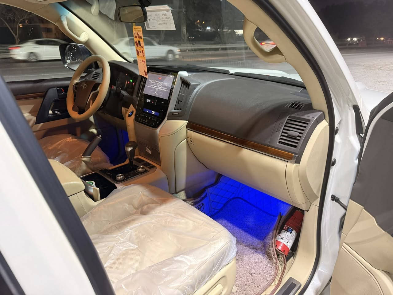 السلام عليكم ورحمة الله وبركاته
للبيع لاندكروز موديل ١٧ رقم بغداد باسمي 
مواصفات بريم اصل 
ماشيه ١٢٤ حقيقي السياره كلها على البلاد 
مكفوله كفاله عامه من الصبغ والتبديل والبارد 
نص دعاميه اماميه فقط
سعر السياره ٤٨ الف دولار 
مكان السياره بغداد / الاعظميه
الاتصال ***********
