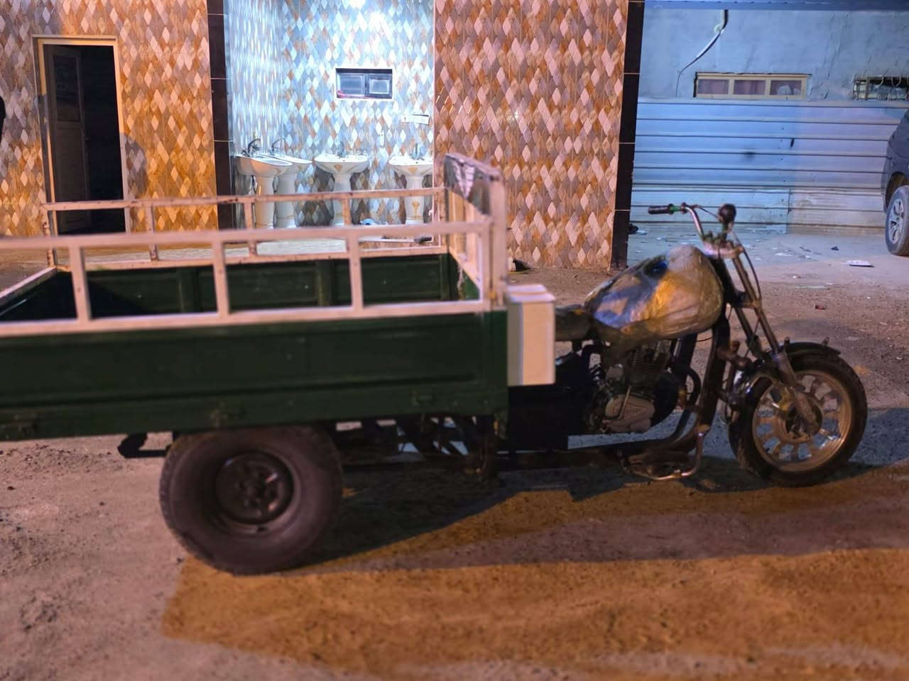 تحيه طيبه ستوته حلوه نضيفه الشخصي مكفول من اللحيم  والستوته مفتوحه مره وحده الستوته ناقصهه بس صدر كدام ادوات. السعر 800وبيهه مجال البصره ابو الخصيب الرقم ***********
