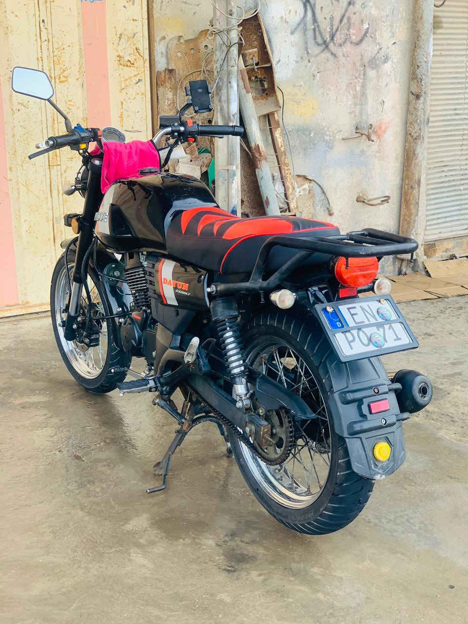 دراجه لايت 2021 مكفوله وجديده ماعوزه برغي السعر 1400وبيه مجال لطيبين (***********)
