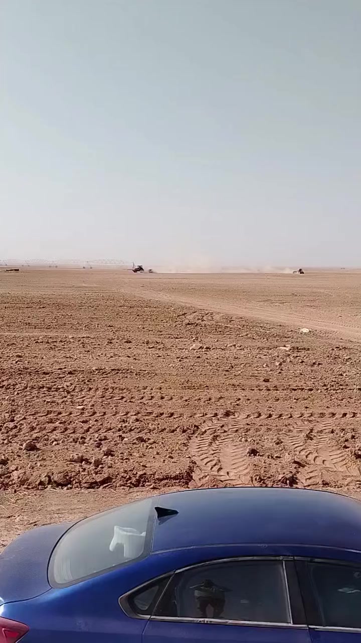 مزرعة ذكية للبيع
📍المزرعه تعمل بالهاتف ومراقبة بمنظومة كامرات 
     مساحة الارض ٣٠٠ دونم بيها مرشات عدد ٢ وبيها  
    عقد وبيها اجازات ابار عدد ٢ كل مرشة بيها بيرين
    ((ماء حلو))
📍انظمة تسميد لكل مرشة يعني التسميد الذاتي عن
     طريق المرشة نفسها بالحقن الذاتي
ابيعها هي والزرع مالتها بيها مولد وطاقة شمسية عدد ١٨٥ لوح تشغل المرشات اثنينهن بنفس الوقت وبيها كهرباء وطني

السعر للثلاثمائة دونم مع  الطاقه والمرشات والزرع على الرقم *********** @ ***********

ملاحظة 
اكو مجاور الي ٤٠٠ اخرى لاخواني هم يريد يبيعون
بيها مرشات عدد ٣ وطاقة ومولدات ووطنية وبيها عقد نفس الشي يعني الي يريد الموقع الكلي هم ابيعه
المكان الرمادي تبعد عن التبليط ٥ كيلو
