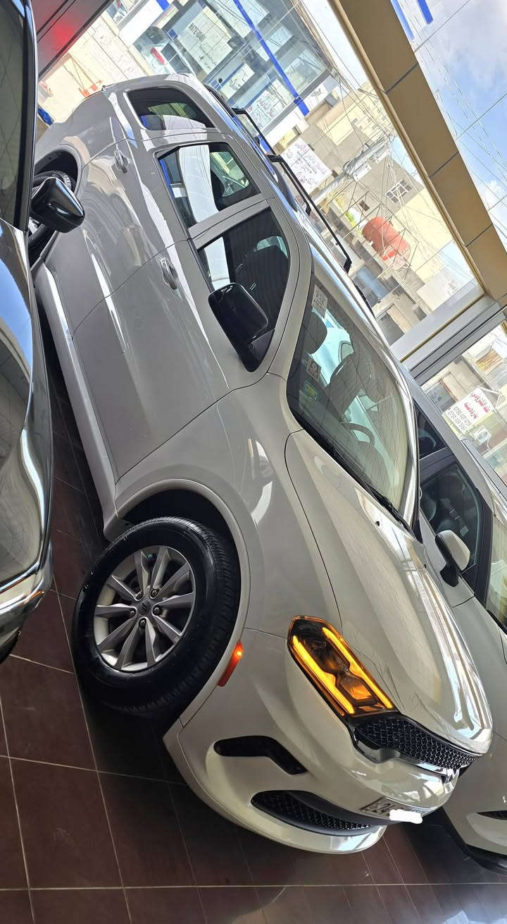 دورنكو 2023 
6 سلندر 3.6L
رقم دهوك بأسمي 
رقم وهزة وسنوية جديد 2032
جداً نظيفة السيارة وبدون نقص نهائياً

رادار جانبي ( نقطة عمياء )
اشارة ليد LED
كشن وستيرن تدفئة 
وضعيات قيادة سبورت وايكو 
اوتو ستارت ستوب ( انطفاء ذاتي )
بيها قطعتين تبديل شركة وقطعتين بخ
حادث جانبي 

السعر :  275 وبيها مجال 
مكان السيارة دهوك 
***********
***********
اتصال أو واتساب
