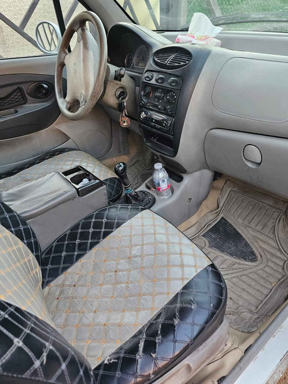 سيارة QQ رقم بغداد بحالة جيدة رايدها فقط بيع بدون امراوس ب 24 ورقة مكانها اليرموك
حيدر ***********
