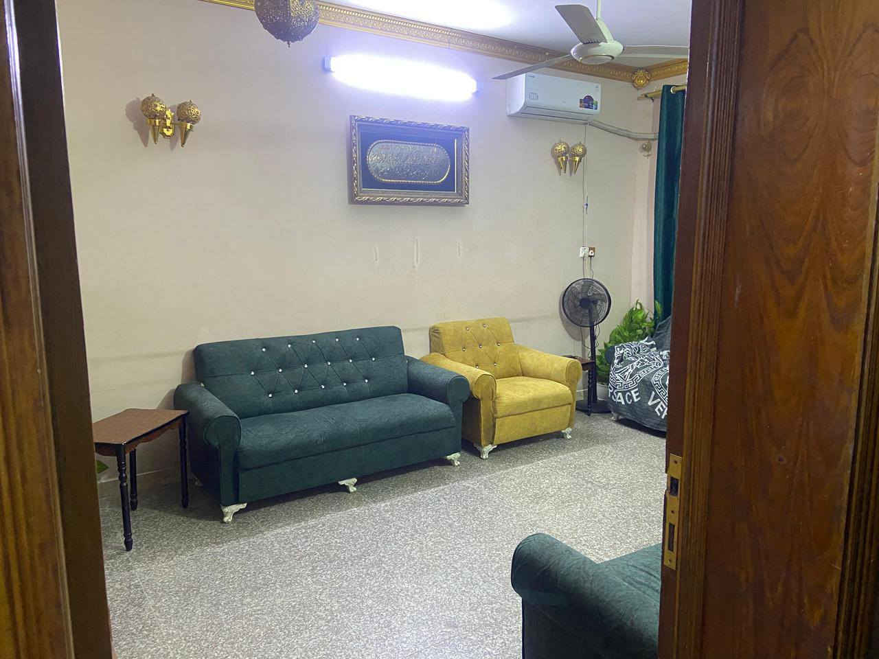 دار للبيع مساحه 100م 
واجه 5 نزال 20 طابو ملك صرف 
موقع حي الاعلام المربع الذهبي 
يحتوي على/ صاله مطبخ خدمات و4 غرف نوم 
للتواصل واتساب/***********
