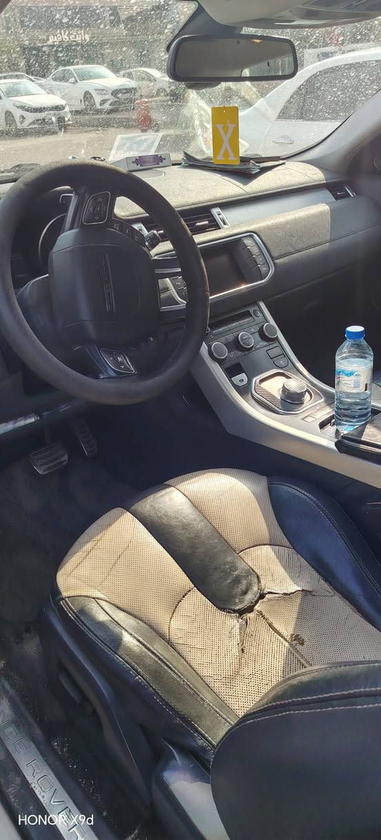 سلام عليكم
رانج ايفوك 2012
سبورت
فول مواصفات 
كلشي بالك بيها
ماشيه 147الف كيلو قابل لزياده
رقم مميز بغداد موجوده بلبصره
ضربته بلصندوق فقط الباب 
مكينه2000 تيربو
كير ومكينه كفاله 
بيع او مراوس 
***********
