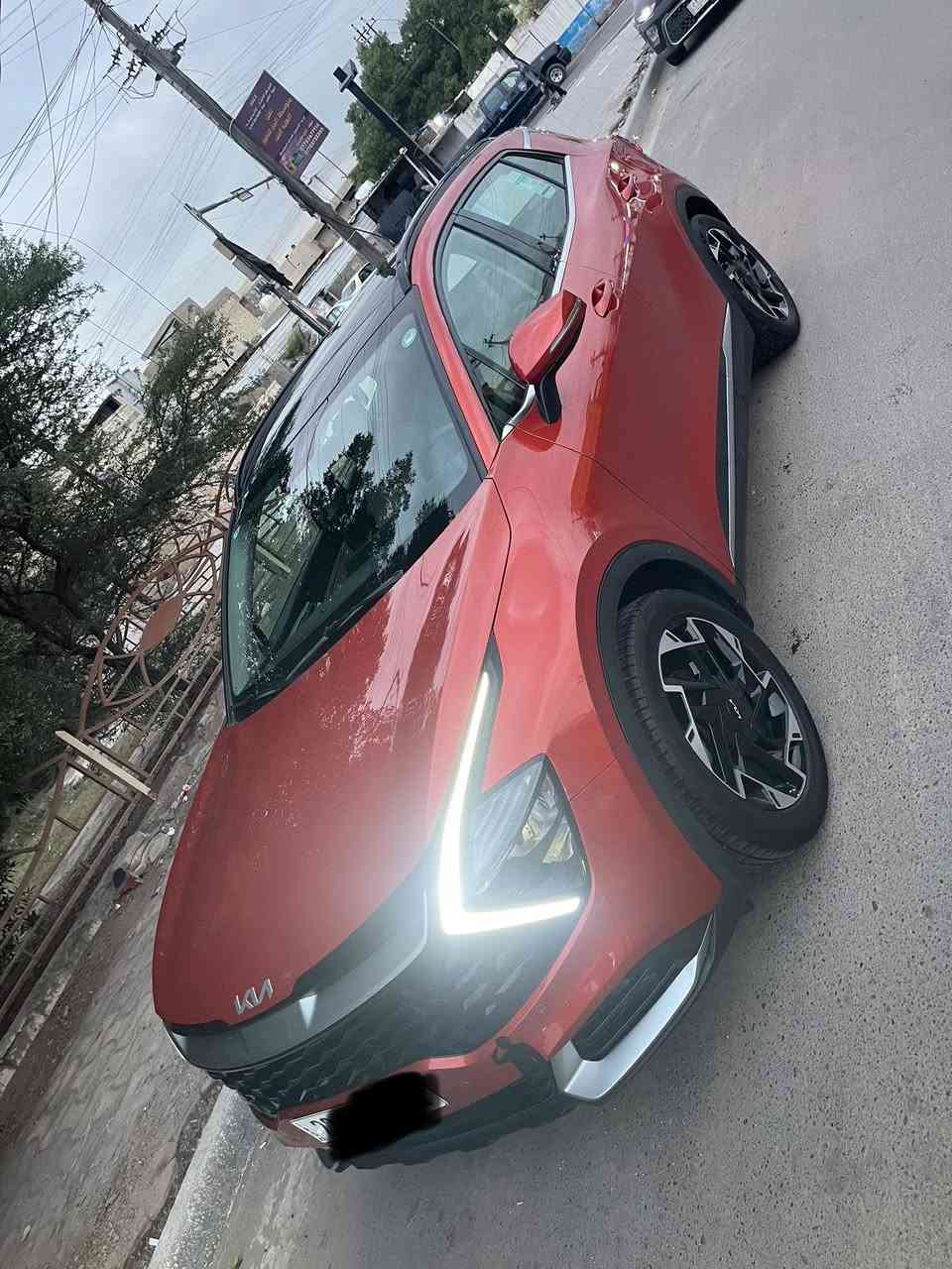 سلام عليكم للبيع كيا سبورتج 2024 لون مشمشي خليجي رقم اربيل بسمي شرط التحويل ماشية 36 الف السيارة فول مواصفات 1/1 مواصفات الجيتي لاين السيارة مكفولة  مواصفاتها رادارات كشنات حار بارد ستيرن تدفئة كشنات جلد كشنين كهرباء باب خلفي كهرباء بانوراما فول لدات امامي خلفي حساس امامي خلفي يعني فول مواصفات السعر 233$ عنوان بغداد ***********
