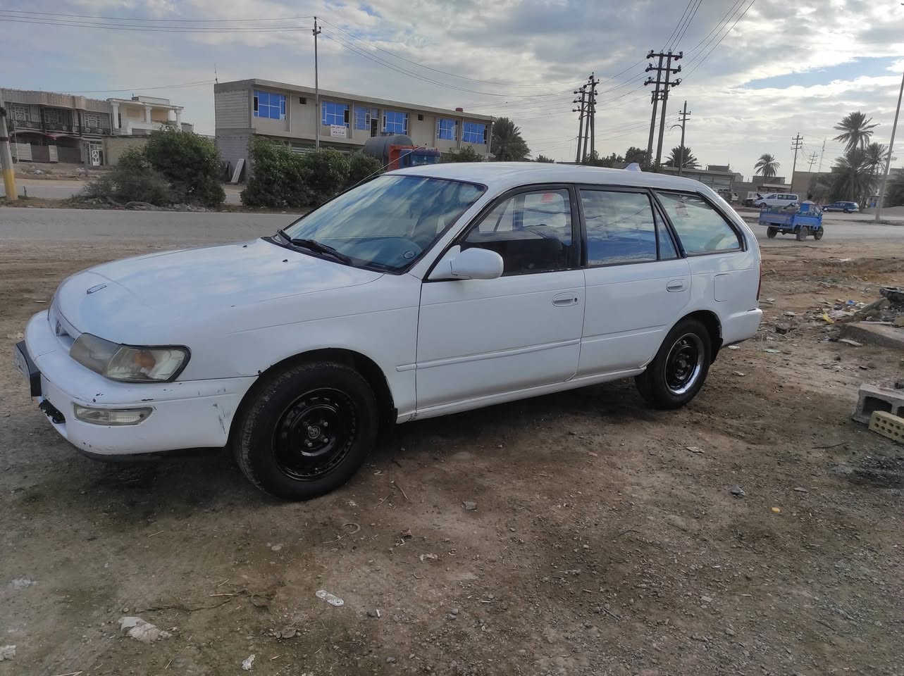 كورله للبيع موديل 95رقم بغداد انكليزي حجم المحرك 1800مصبوغه جماليه مكفولة من الضربه السعر 55مكان واسط النعمانيه ***********/***********
