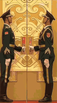 رحلتنا إلى ايران ذهاب طيران والعوده برا شامل جميع الخدمات نقل سكن طعام ٣ وجبات في مشهد  بسعر ٣٥٠ الف عراقي  
الجمعه القادمه مع حمله البطاط ***********
