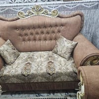 كنبة • أثاث