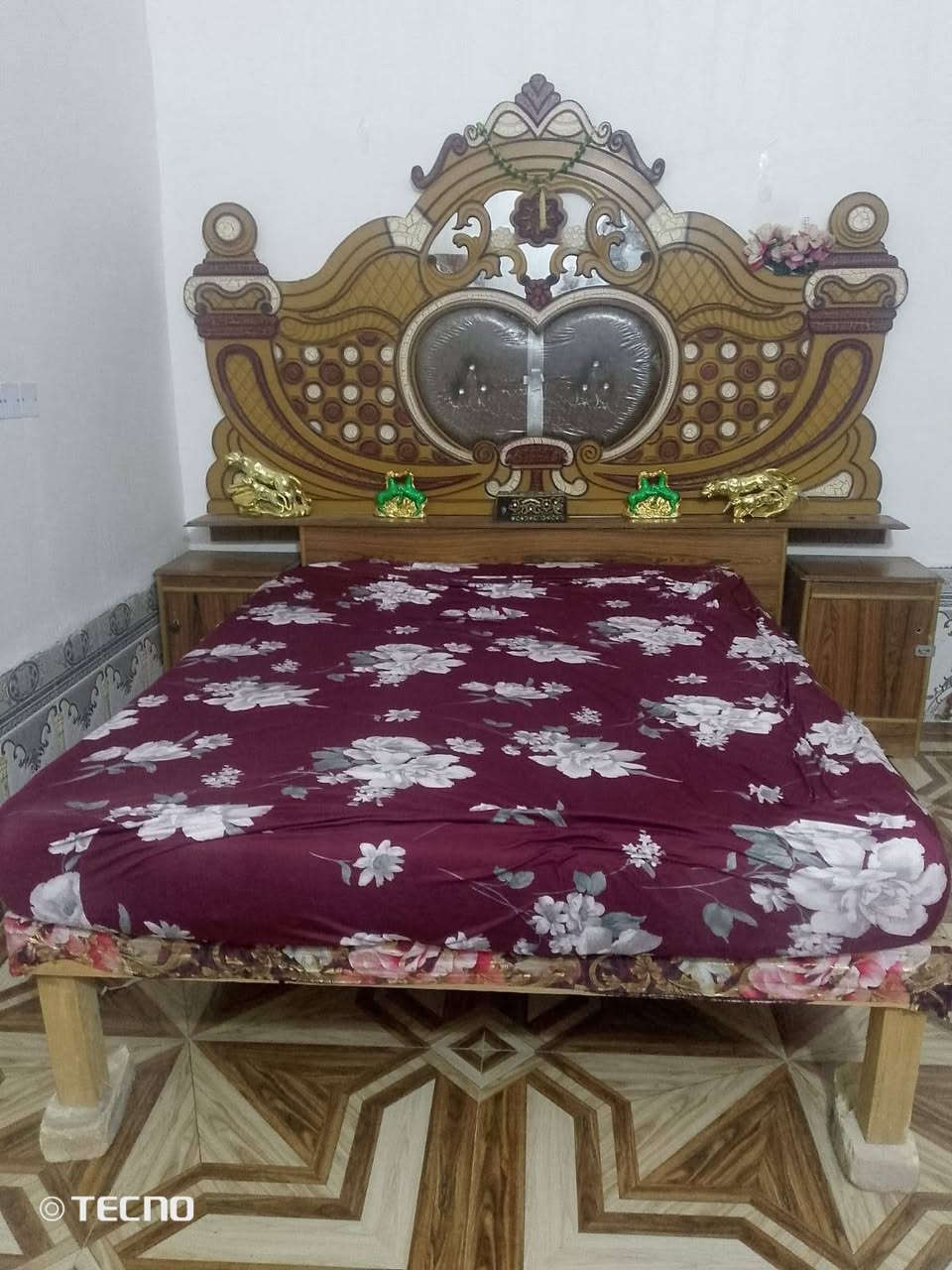 سلام عليكم غرفت نوم اخشاب للبيع السعر 600. وبيهة مجال. *********** واتساب
