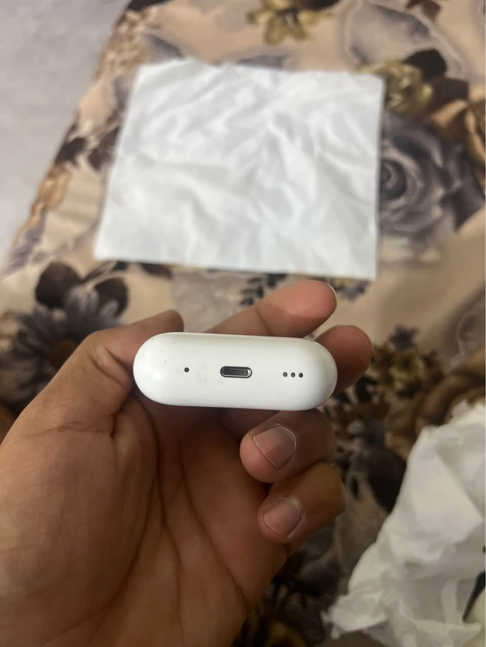 اعادة النشر بسبب الوعود الكاذبة 
السلام عليكم سماعة ابل الجيل الثاني برو 2022

نضافة 90./. 

بدون ملحات 

نضيفة وما مستعملة. اهواي  

السعر 130 الف 

مكاني بغداد قرب جزيرة بغداد السياحية 

للاستفسار*********** بغداد, العراق
