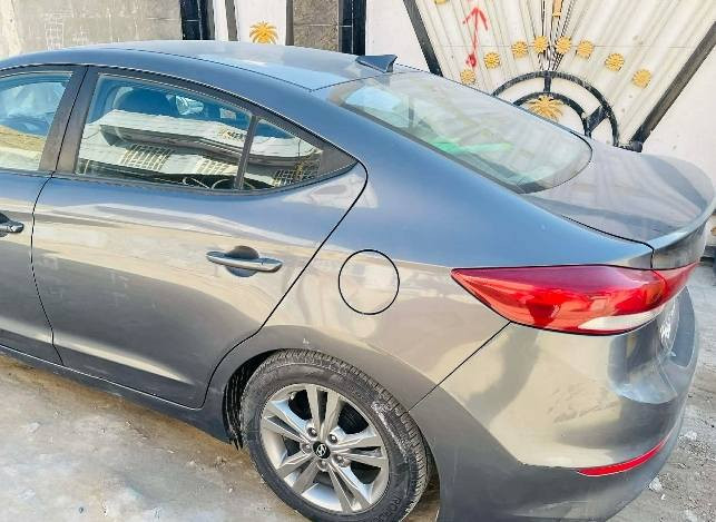 السلام عليكم النترا وارد كندي حادثه بنيد فقط وبيه شبر بارد بالجاملغ الخلفي موديل ١٧ سعره ١١٨ وبيه مجال قليل بابل شارع ٦٠ قرب جسر الطهمازيه موبايل ***********
