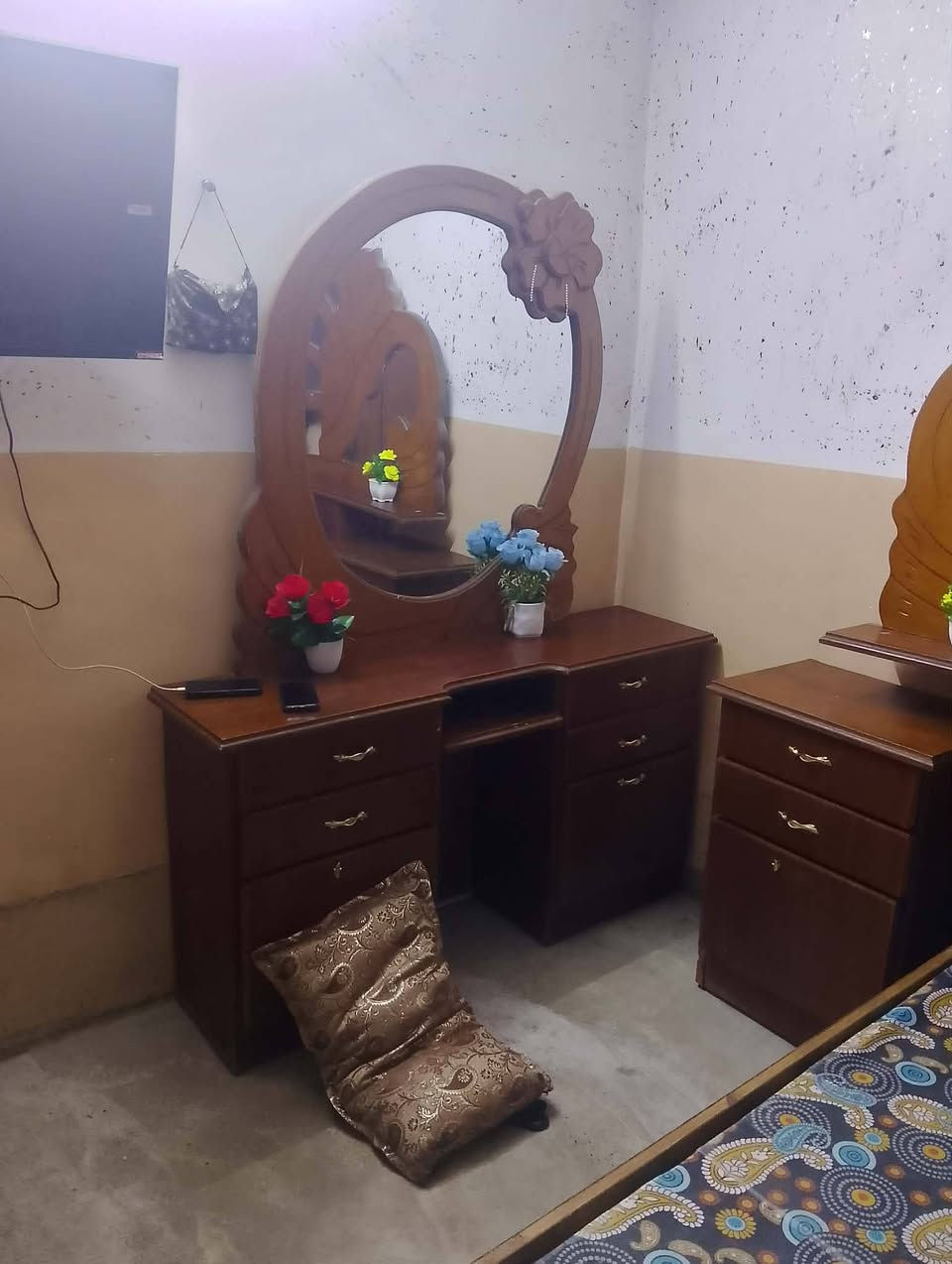 غرف خشاب جديده البيع والشراء يتصل عله ارقم ***********بيه عيب بصيط ويتعالج السعر خاص
