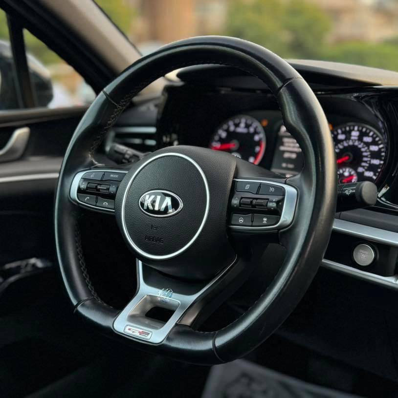 السلام عليكم للبيع k5 موديل 21 ماشية 66 بدون ايرباك جيتي لاين فول السعر 165 وبيهة مجال مكان السيارة بغداد الشرطة الخامسة *********** بغداد, العراق
