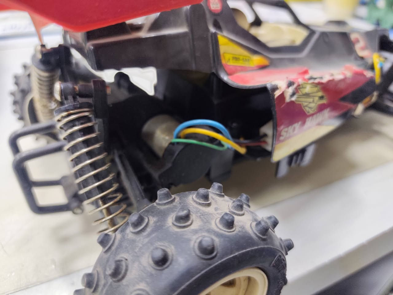 سيارة دفع رباعي طولها 40 سم بدون ملحقات الي تفيده قطع غيار أو يرهملها ريموند سعرها 18 ويه توصيل


**إذا كنت صاحب هذا الإعلان وتريد حذفه لأي سبب، رجاءا أرسل رسالة إلى الدعم الفني**