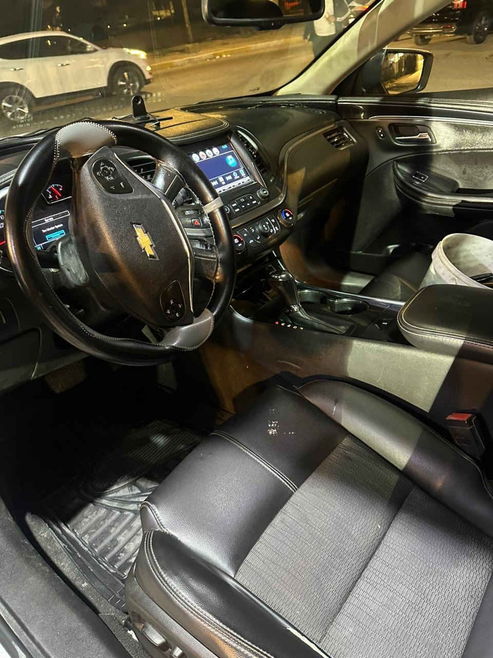 ‏السلام عليكم ورحمة الله وبركاته للبيع فقط امبالا 2017 فول السياره كشنات جلد تدفئه تبريد السياره تدفئه استيرن فول لد امامي ثلاث انظمه قياده يعني السعر يعني بلاش يعني عروض شركه اضواء المنصور العنوان المنصور دور السود مقابل سكه القطار بيها مكانات صبغ *********** السعر صدمه 98 ورقه ارخص امبالا بل عراق
