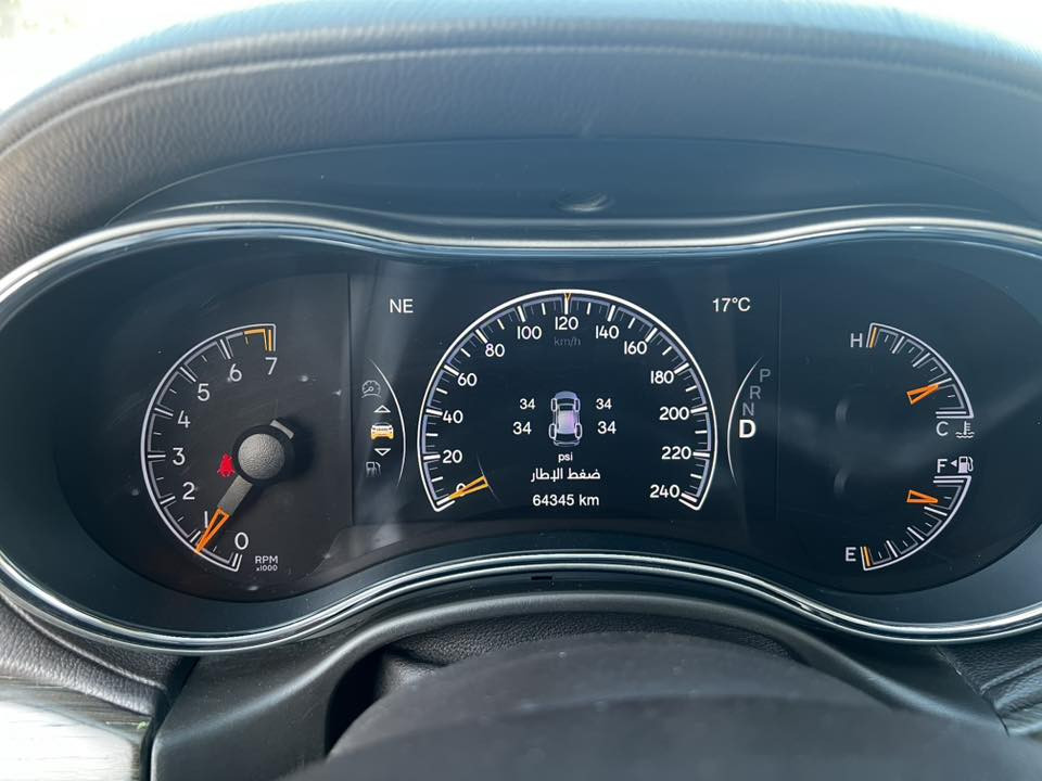 السلام عليكم جيب اوفر لاند فول 1/1
الموديل 2020   .
خليجي وكالة هارلم السياره 
اللون: احمر كرزي 
المحرك : V6.  3.6L . 
العداد :65 الف كيلو شرط حقيقي والسيارة على ايدي مكفوله 
رقم بغداد تحويل ثاني يوم  استخدام قليل جدا
المواصفات فوول
* دفع رباعي 4x4 . 
* رادار جانبي مع مانع تصادم .
* تحذير الخروج عن المسار ⚠ . 
* تحذير النقطة عمياء ⚠ .
* شاشات خلفية 
* نظام الاسطفاف الآلي (اوتو بارك) .
* ويل قياس 20 انج .
* سقف بانوراما . 
* كشنات جلد كهرباء وتبريد . 
* نظام الخرائط (GPS) .
* نظام التعليق هوائي (جكات) . 
* ستيرن كهربائي . 
* المصابيح الأمامية زنون .
* كشافات الضباب زنون .     
* تشغيل عن بعد .
* صندوق كهربائي .
* حفظ وضعيات الجلوس (ميموري) . 
* المقاعد الأمامية كهربائية .
* المقاعد الأمامية تبريد وتدفئة .
* المقاعد الخلفية تدفئة .
* مشغل اقراص CD/DVD . 
* سستم صوت هارمون كوردون . 
* كاميرا خلفية .
* تدفئة ستيرن . 
* بخاخ ماء على المصابيح الامامي.
* المرايا الجانبية قابلة للطي .
* مرايا متحسسه للضوء العالي . 
* مانع تصادم خلفي .
* 6 سلندر
* بلوتوث تلفون . 
* محدد سرعة . 
* نظام التشغيل والاطفاء الاوتوماتيكي ( Auto Start System ) .
* نظام بريك اوتماتيكي ( Auto Break System ) .

السعر 315 $ و بيها مجال
رقمي *********** 
مكاني بغداد
