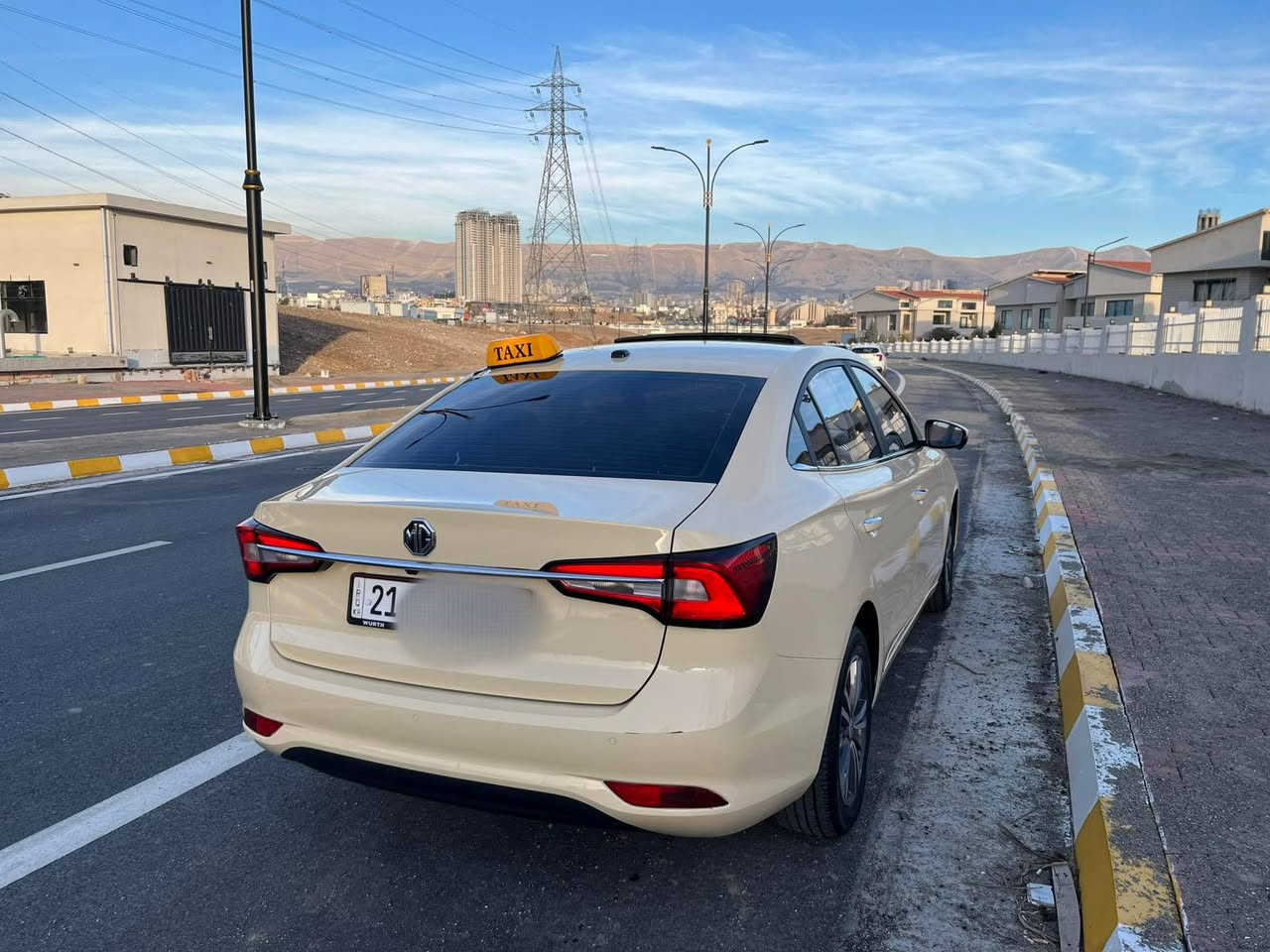 Mg 5
گێڕ عـــادی بەنزین نۆڕماڵ
ماشااللە ماشااللە
بەوشەرتەی بەقەدەر هایبرێدێک بەنزین سەرف دەکات
نرخی زۆر زۆر هەرزانە
تکسییە پارەی کاملی ژمارەو تابلۆی تەکسی دراوە
***********
فول فول مواسەفات 
بەس گێڕی عادییە
ئەمە لەوانەی بازاڕ نییە بەتەحەداوە یەک دانەی گێڕعادی لەم مواسەفاتانەی هەبێت کرابێت بە تکسی 
استراد خاص 
بەسمە
ویل کرۆم
سلايد 
٤ كاميرا 
لەکاتی یوتێرندا هەرچوار کامێرەکەی ئیش دەکات
شاشە گەورە
ئاوێنە شەفت 
ئاوێنە کارەبا
ڕادار
خەتی جادە
كوشن كامل جلد 
كوشن كارەبا
دەسکی دەرگای بیلاد نیکل
لایت لید و زینۆن بیلادی 
کوشن هیتر 
سوکان تەقەڵ و هیتەرو کامل تەحەکوماتی سەر سوکان 
تەحدید سورعە
گێر عادى السليمانية, العراق
