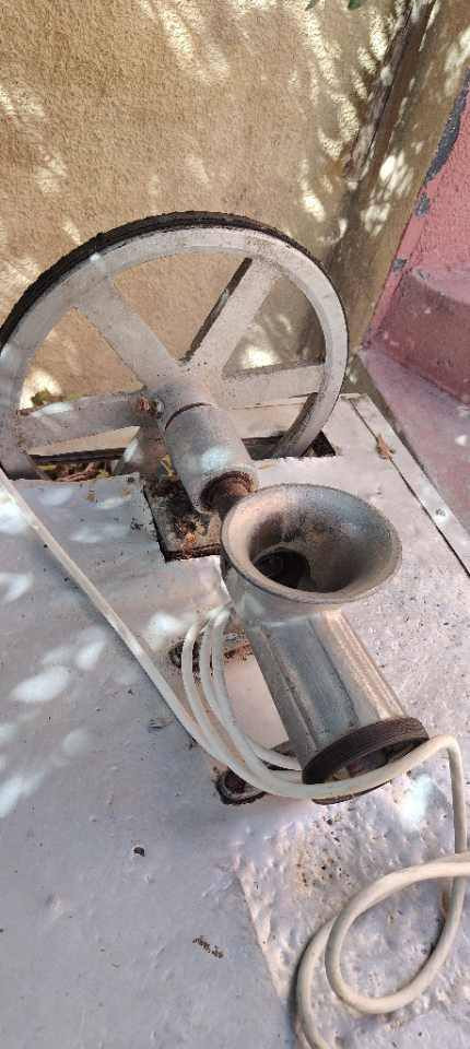 عندي مكينه ثرم للبيع كامل شرط شغال حجم 22 سعر 130بيه مجال


**إذا كنت صاحب هذا الإعلان وتريد حذفه لأي سبب، رجاءا أرسل رسالة إلى الدعم الفني**