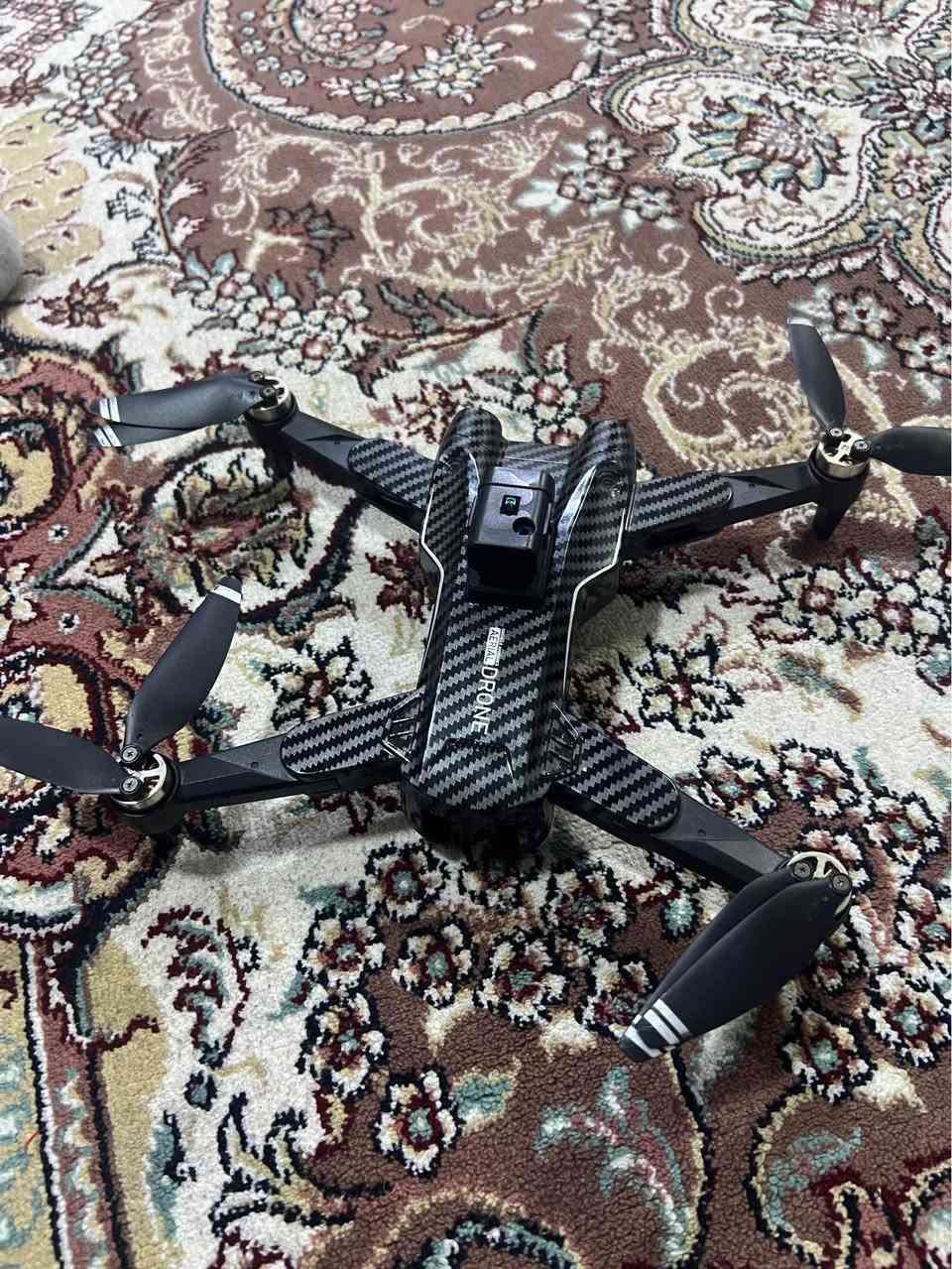 RC drone درون بو فروشتن ٣ کامیرەی یە وە حەساسە پەروانەی زیادی لەگەلە  دەتوانی کامیرەکەی تەحەکومی پێ بکەی     ژ.م *********** مرغصور, أربيل
