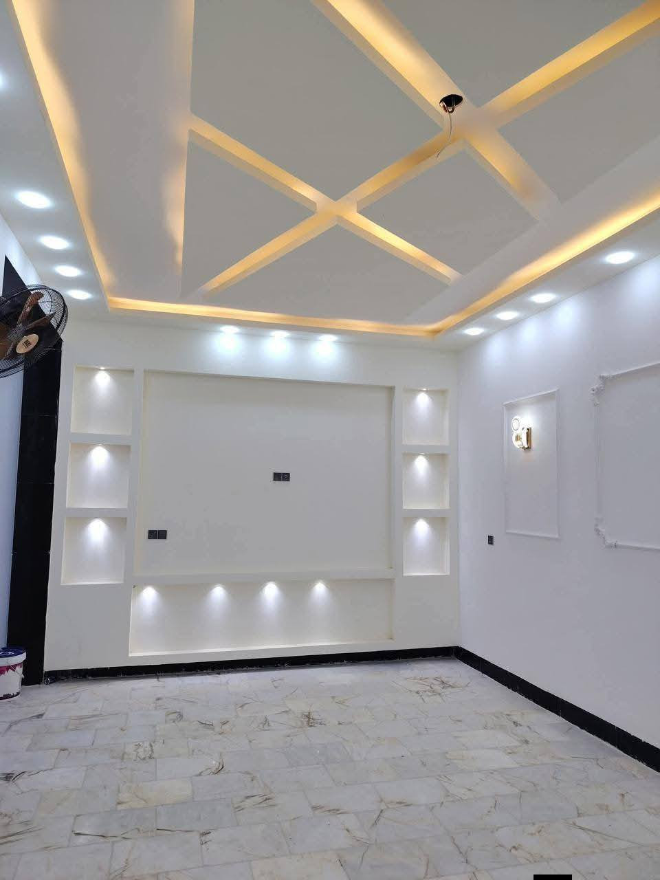 سلام عليكم ورحمة الله بيت طابقين 112 متر
مقابل مستشفى الكفيل 
العنوان حي الفتح خلف تجاري مباشر سند ٢٥ كامل خدمات ماء مجاري كهرباء وتبليط تحويل بسمك وقرار محكمه

البناء طابوك جمهوري درجه اولى
ديكورات مغربيه ارضيه مرمر واجه ملكيه

البناء فول بس جيب ملابسك وكعد

تفاصيل البيت

استقبال وصاله ومطبخ وصحيات داخليه وخارجيه ومنور

الطابق الأول
٣ غرف نوم وصاله وصحيات وسطحين

الاستفسار ***********
***********

بسعر مغري بلاش
