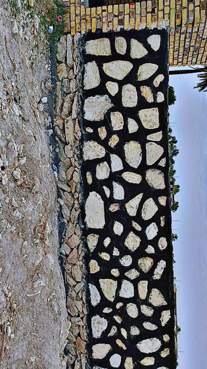 السلام عليكم 
اهم من كلشي صدق العمل. 
بناء حجر  بيوت  ،، اسيجه  . ممرات 
رصف شواطي  ،، بحيرات نافورات 
،، شلالات  ،، من الحجر كرسته وعمل 
 شغل درجه اولى 
استفسار اكثر عن الشغل 
*********** او مراسلة الصفحة
