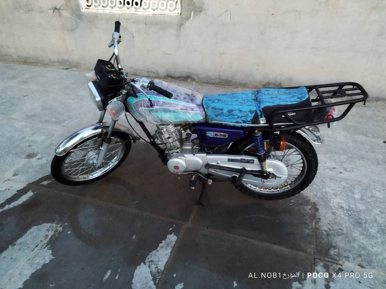 للبيع نامه 
اكفلها سرقه وعشائر
الدراجه كدام عينك نعمه من الله مابيها اي نقص كامله من كلشي 
نص هندر صوتها يخبل 
مكاني الديوانيه قضاء عفك 
***********
السعر ٣٢٥ وبيها مجال حگ الجيه
