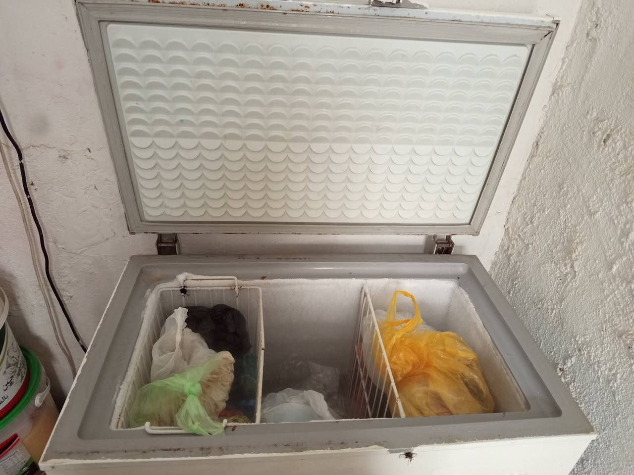 السلام عليكم غراض للبيع المكان الحرية دباش الاسعار كنتور 300 بي مجال ثلاجه 100 مجمده 100 بيها مجال كاونتر 250 بي مجال الرقم ***********
