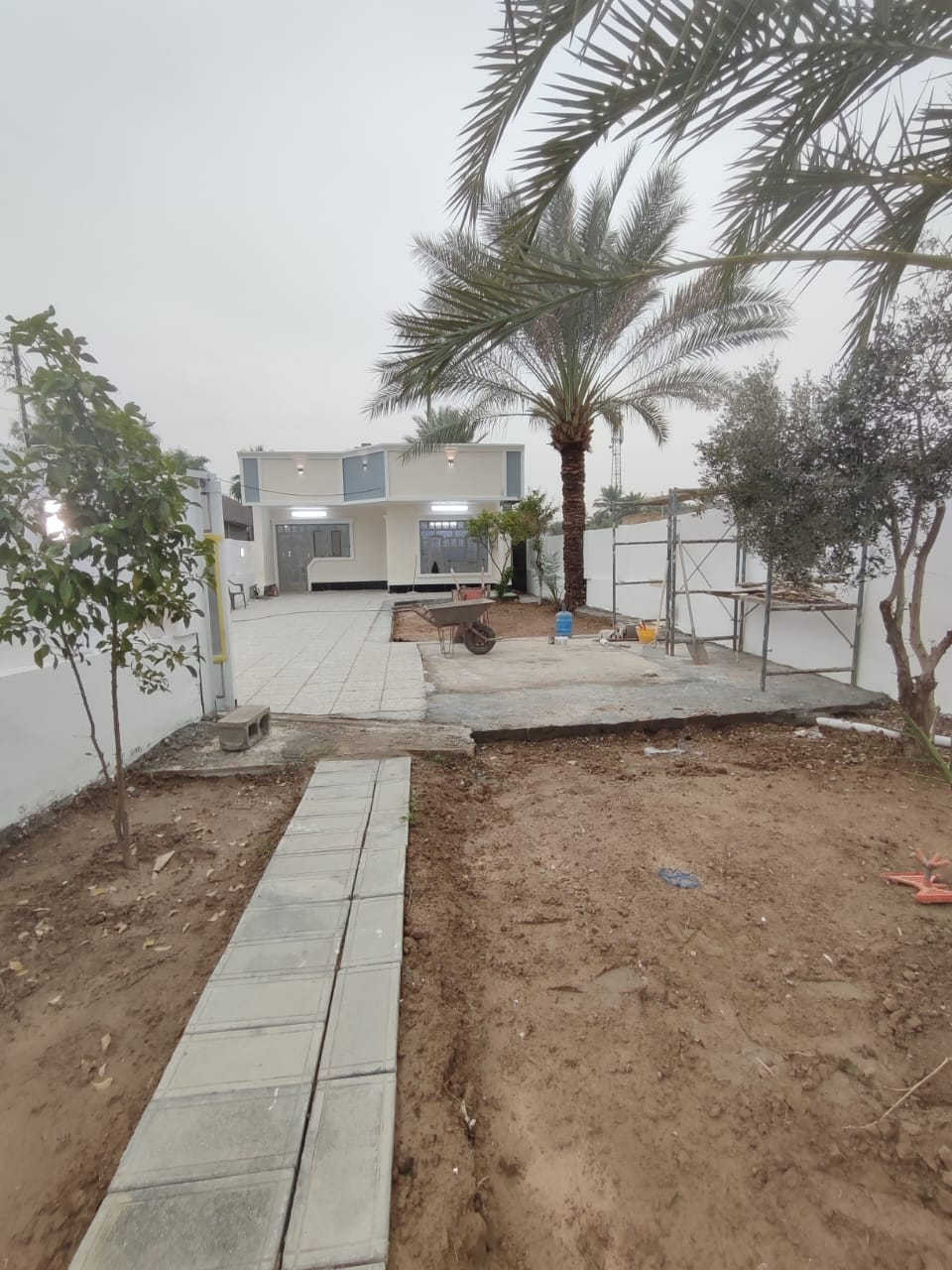 🏡 دار للبيع – فرصة مميزة

من الصرح العقاري

📍 العنوان:

الشيخ حمد – شارع البوجميل

قرب جامع أبو ياسر

📄 الملكية: ملك صرف

📐 المساحة: 500 متر مربع

🏗 الحالة: بناء قديم مترمّم

🔹 يتكوّن المنزل من:

 • صالة

 • مطبخ

 • هول داخلي

 • غرف نوم (عدد 2)

 • حمّام

 • مرافق

 • صحيات خارجية

💰 السعر: 130 مليون دينار

🔻 قابل للتفاوض

📞 للاستفسار والتواصل:

أبو أسامة

📱 اتصال أو واتساب:

***********
