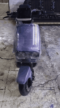 دراجه ريان وضع شركه دراجه كلها شرط السعر ٧٥٠ من الاخير قفل يعني لا تتع...