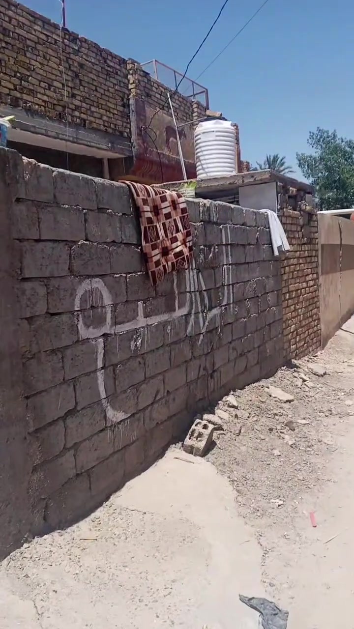 سلام عليكم بيت لبيع مسحه 260متر البيت يم صيطرت الثأر برنون رقم الهاتف ***********
