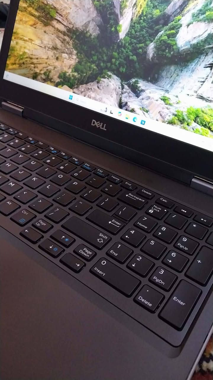 للبيع Dell 7540
💻 المواصفات:

المعالج: Intel Core i7 الجيل التاسع H

الرام: 16GB DDR

التخزين: 512GB SSD

كرت شاشة خارجي: NVIDIA T1000 4GB

الشاشة: 15.6 بوصة FHD

مناسب للألعاب، الهندسة، التصميم، المونتاج

📦 الحالة: نظيف جدا

645 مع التوصيل


**إذا كنت صاحب هذا الإعلان وتريد حذفه لأي سبب، رجاءا أرسل رسالة إلى الدعم الفني**