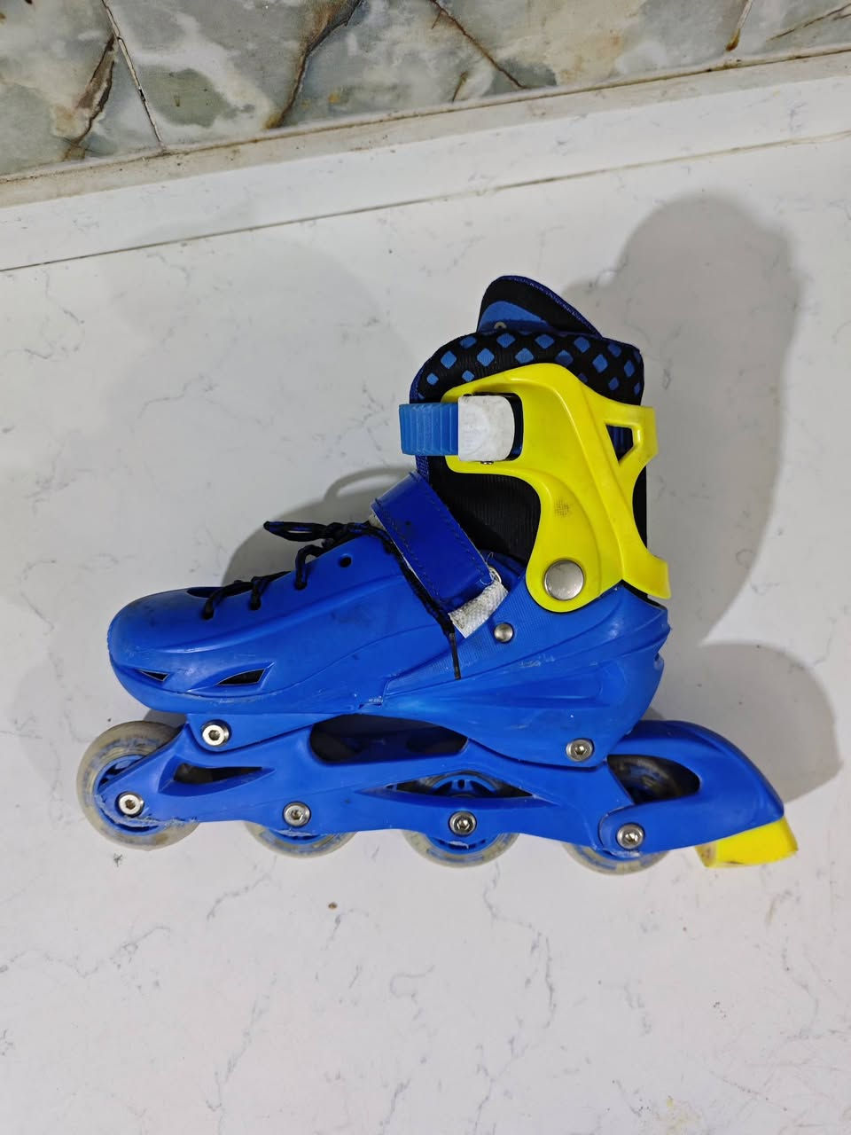 سكيت مع اضوأه. بل عجلات
قياس 35-37  
سعر 30 الف مع توصيل


**إذا كنت صاحب هذا الإعلان وتريد حذفه لأي سبب، رجاءا أرسل رسالة إلى الدعم الفني**