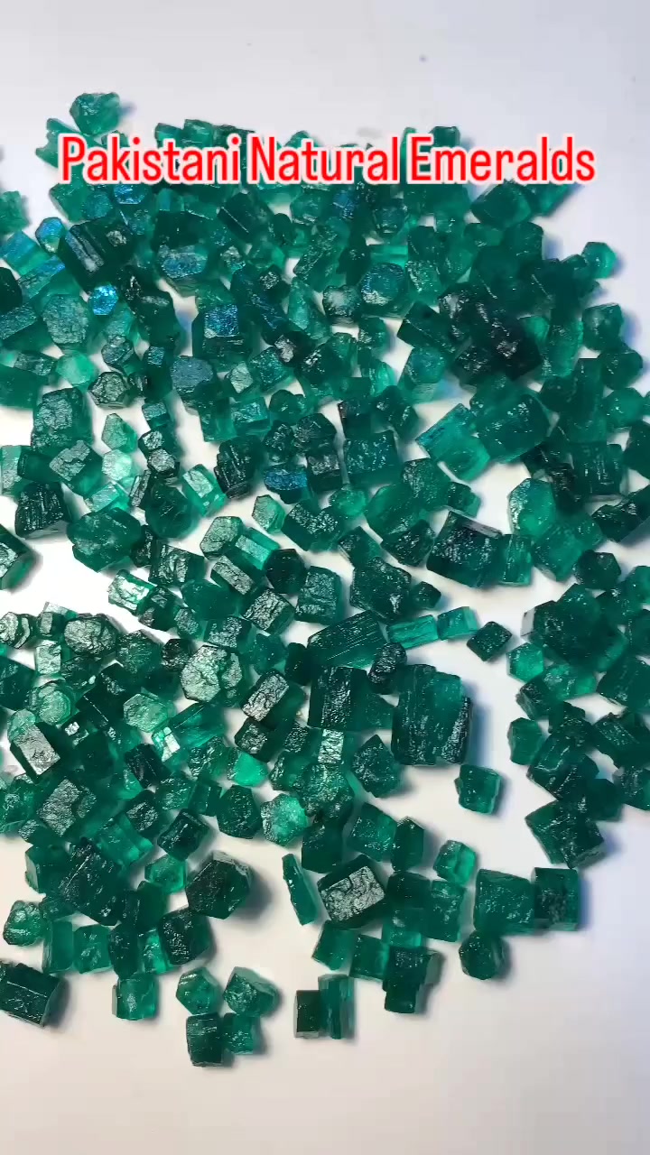Natural Emerald Pakistani Swat City Very excellent quality is available for sale at reasonable prices with worldwide delivery
Weight 950 carat
Price Dm Thank you
#stone #ruby #gems #stylish #viral #emarld #tourmaline #viralreels #viralvideos #trending #trend


**إذا كنت صاحب هذا الإعلان وتريد حذفه لأي سبب، رجاءا أرسل رسالة إلى الدعم الفني**
