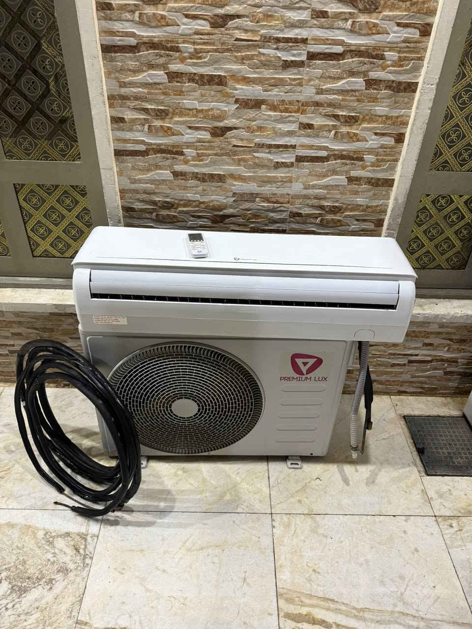 سبلت 2طن تبريدة ثلج غازة 410 السبلت كلش نضيف الشراي يتواصل على هذا الرقم***********
