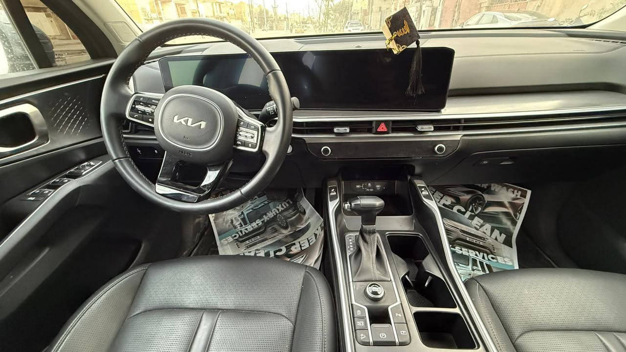 السلام عليكم سورنتو موديل2025 وارد امريكي السياره فول 
بنوراما
بصمه
لايت4عدسات
شاشه ايباد متصله
جميع كشتات كهربائيه
تبريد تدفئه بكشنات
لدات اماميه خلفيه
سايد بريك بصمه
نزول منحدرات
نظام قياده أربع وضعيات
جميع الجام اوتو كهربائي
باقي مواصفات معروفه
الاتصال
*********** بغداد, العراق
