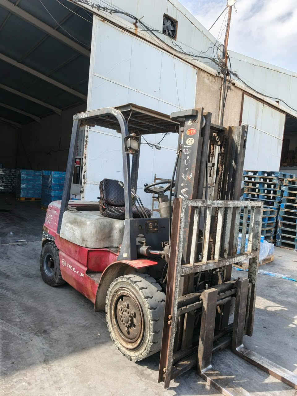 سلام عليكم رافعه شوكيه لللبيع 3طن 3حركات مكاني ناصريه سعر خاص ***********
