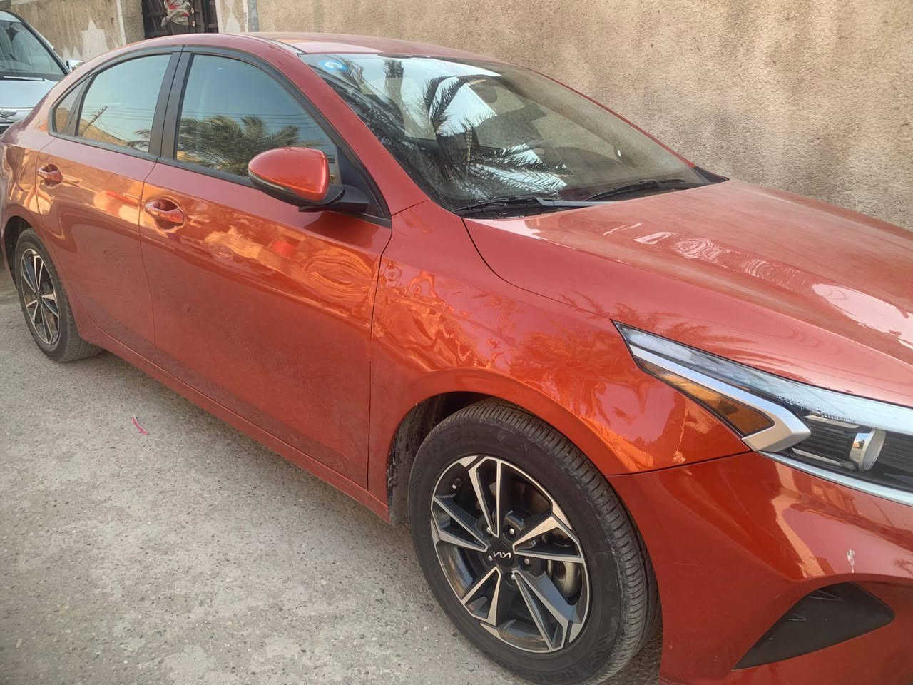 للبيع: كيا فورتي موديل 2023 – رقم بغداد
🔹 ترقيم جديد
🔹 هِزة جديدة
المواصفات:
محرك 2000 CC (دوش)
كير أوتوماتيك مع 3 أنظمة قيادة
رادار أمامي
مانع انزلاق
تحكم بالستيرن
شاشة تدعم Apple CarPlay
مثبت سرعة
قيادة ذاتية
ماشية: 43 ألف كم
باقي المواصفات المعروفة
الحالة:
السيارة نظيفة جدًا وعلى وضع الشركة
مع الكتالوغات والأرضيات
يوجد حادث سابق (موضح بالصور)
📍 المكان: بغداد – العبيدي
💰 السعر:159 قابل للمجال البسيط
📞 رقم الهاتف: ***********
