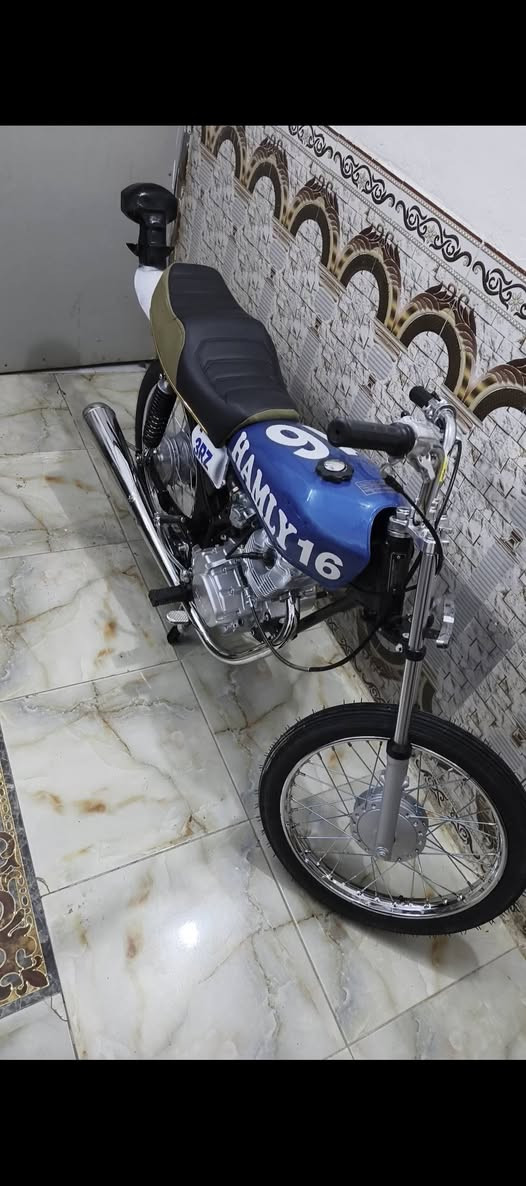 السلام عليكم دراجه ناعمه للبيع شاصي موديل 26 سكنر تعمير 26 دراجه نظيفه***********
